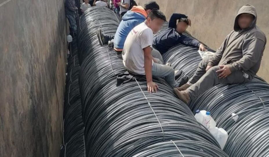 Migrantes rollos de alambre Sonora
