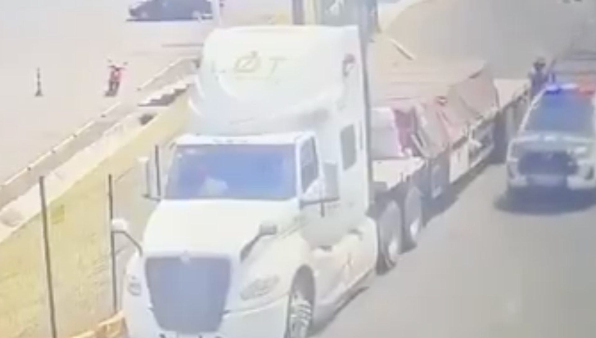VIDEO: Captan momento exacto de persecución en la autopista México-Puebla contra trailero