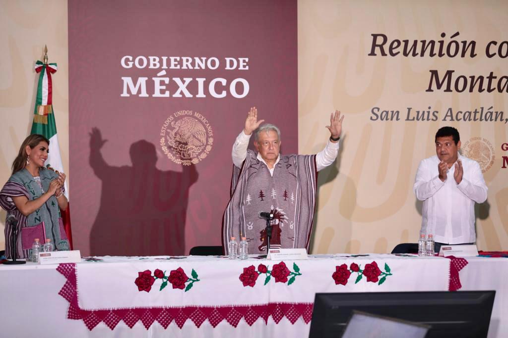 Sedena y Semar atentas a huracán “Rick”: AMLO