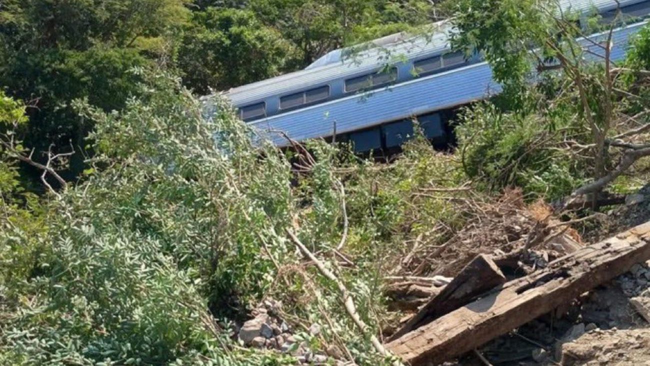 Tren Interoceánico se descarrila en Oaxaca, hay varias personas heridas