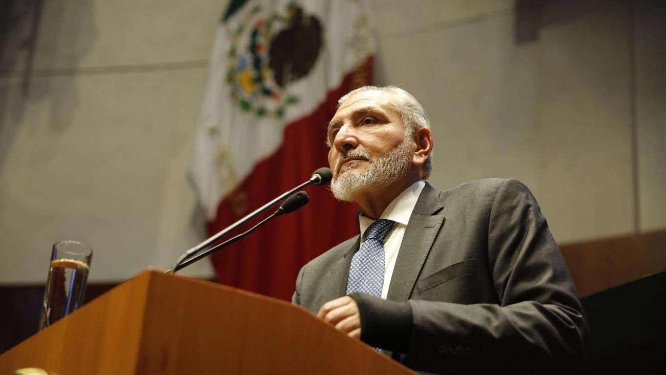 ¿Y la austeridad republicana? Captan al morenista Adán Augusto y su esposa en hotel de lujo de Cancún