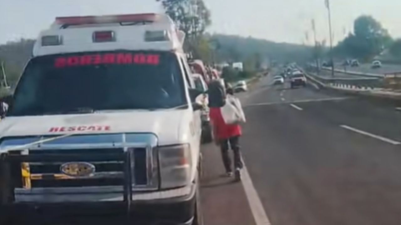 VIDEO: Así un hombre murió en la Prolongación 16 de Septiembre, Puebla hoy; dejó tráfico hacia Periférico