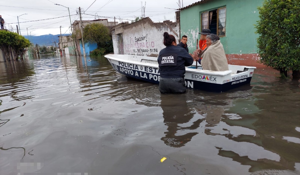 Inundaciones en Chalco: Brindan apoyo a las 600 familias afectadas en el  Edomex