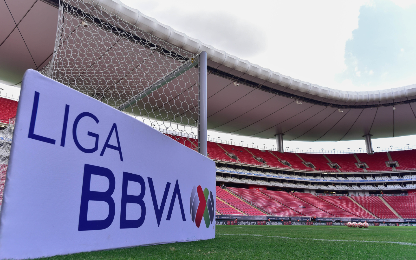 Chivas vs Pumas: FECHA y HORARIO OFICIAL para VER el juego estelar de ...