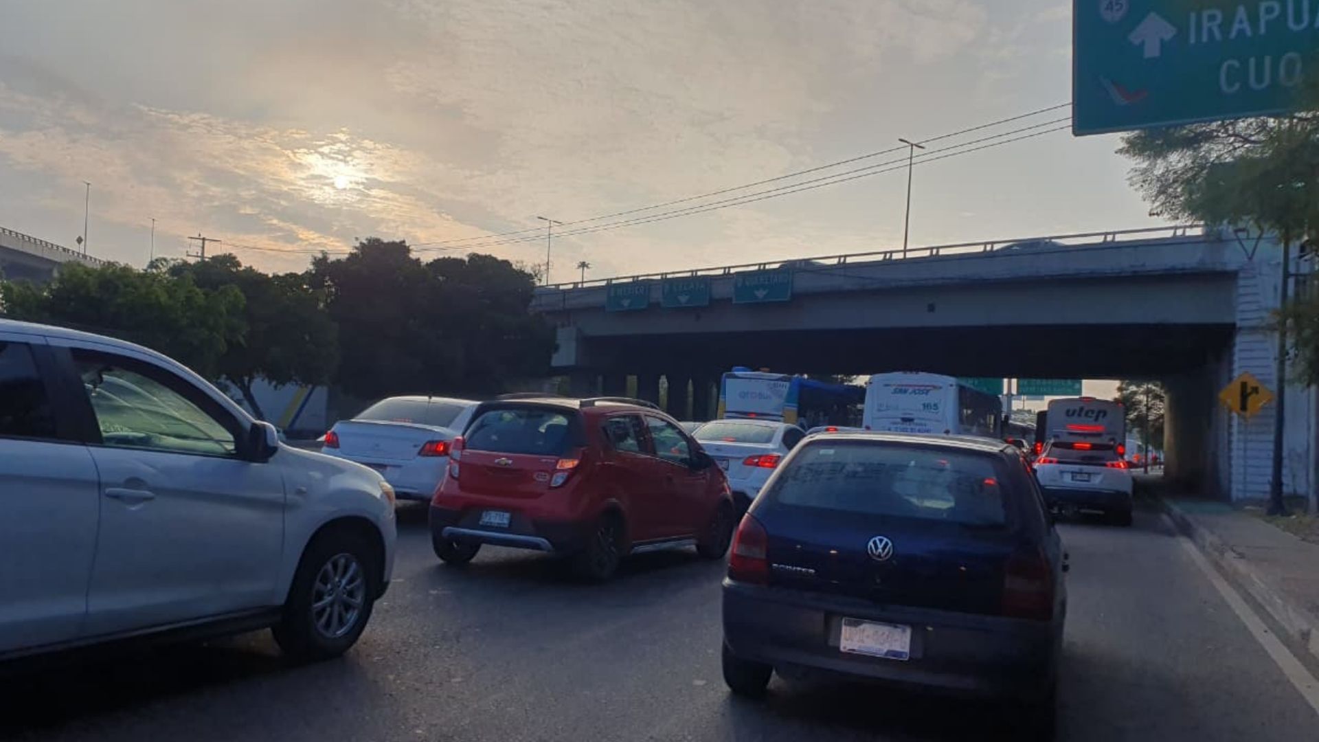 Tráfico en la autopista México‑Querétaro HOY 28 de diciembre de 2025