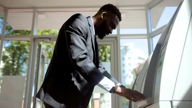 Tu cuenta bancaria puede estar en riesgo si debes impuestos al IRS