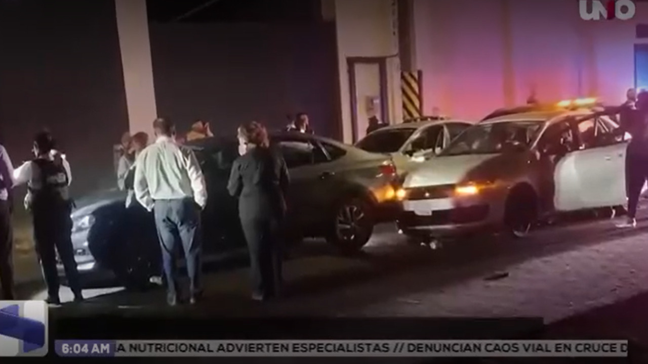 VIDEO: Así quedó una camioneta tras provocar una carambola en la 11 norte, frente al Museo de Ferrocarriles, en Puebla