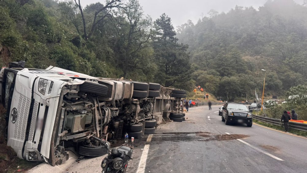 IMÁGENES: Fuerte accidente provoca cierre vial en la carretera Puebla-Córdoba HOY