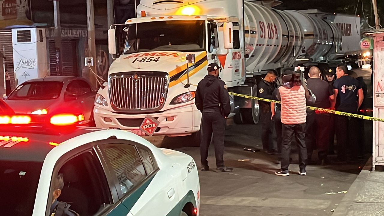 CDMX: Tráiler atropella y mata a un hombre en Eje Central, en la ...