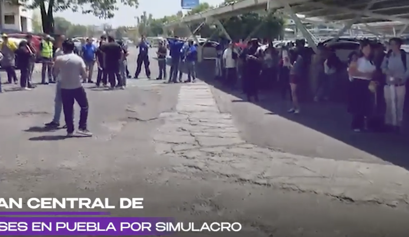 Evacúan la CAPU durante el Primer Simulacro Nacional en Puebla hoy miércoles
