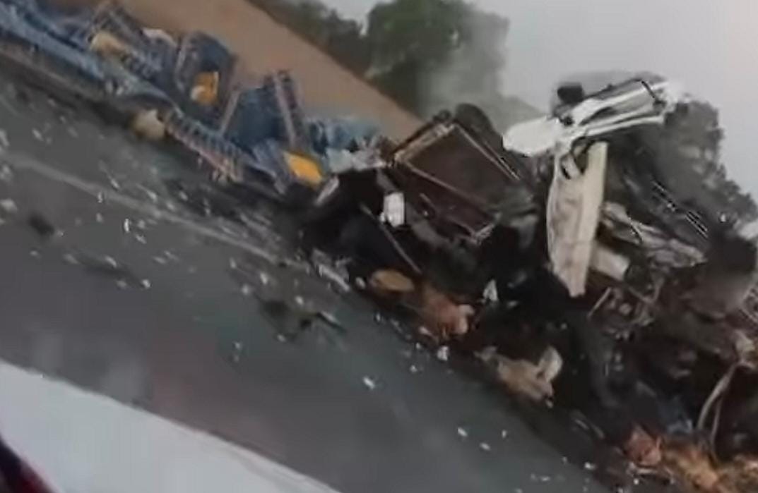 BRUTAL accidente de tráiler en la carretera Felipe Ángeles que dejó ...