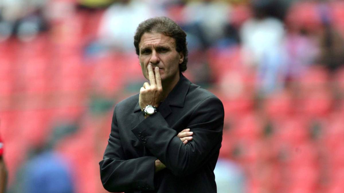 Steven Ruggeri Ruggeri destruyó a Riquelme y comenzó una novela