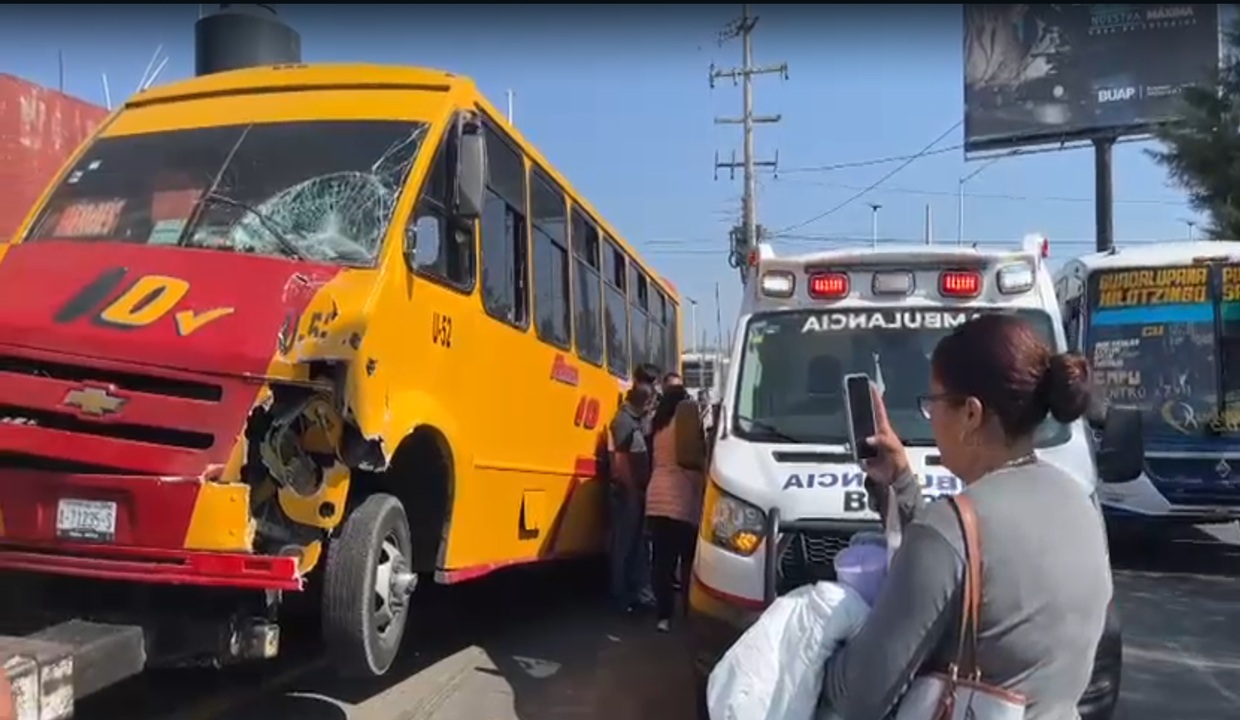 Accidente de Ruta 10 en Puebla deja peatones lesionados; conductor huyó