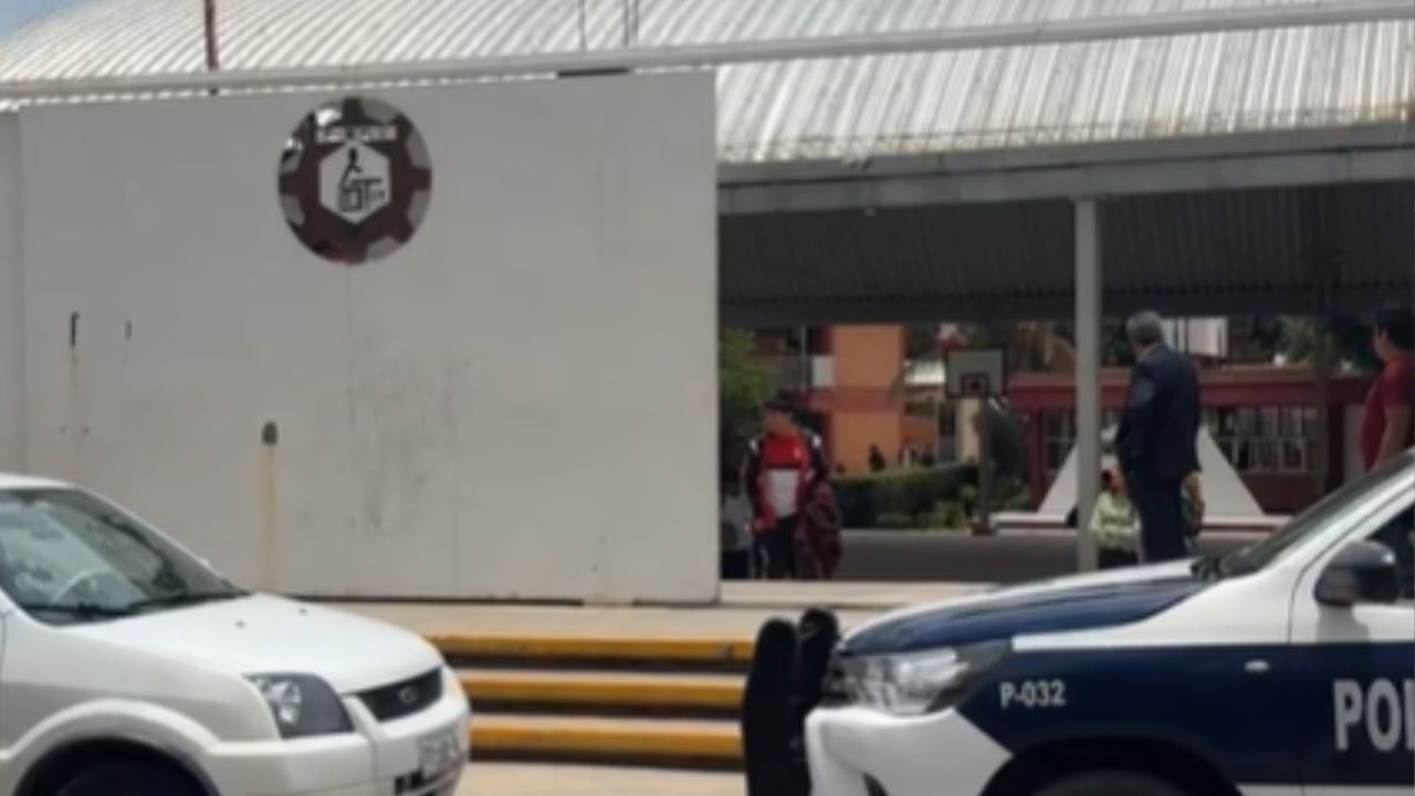 Amenaza desata movilización en Secundaria Técnica Número 59 de San Francisco Ocotlán, Coronango hoy; evacuaron a estudiantes