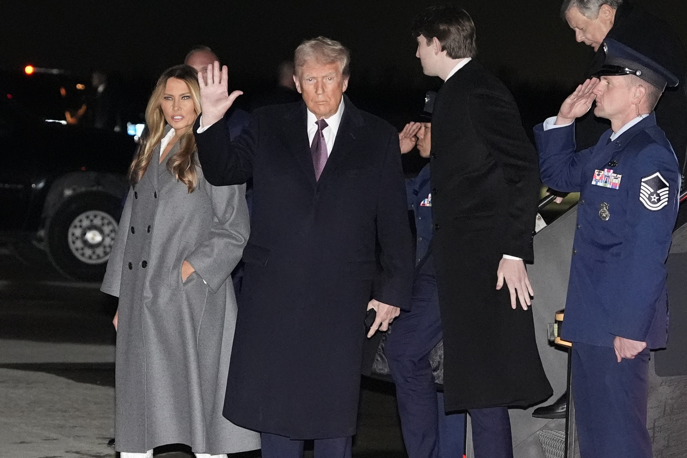 Trump llega a Washington para celebrar su regreso a la Casa Blanca