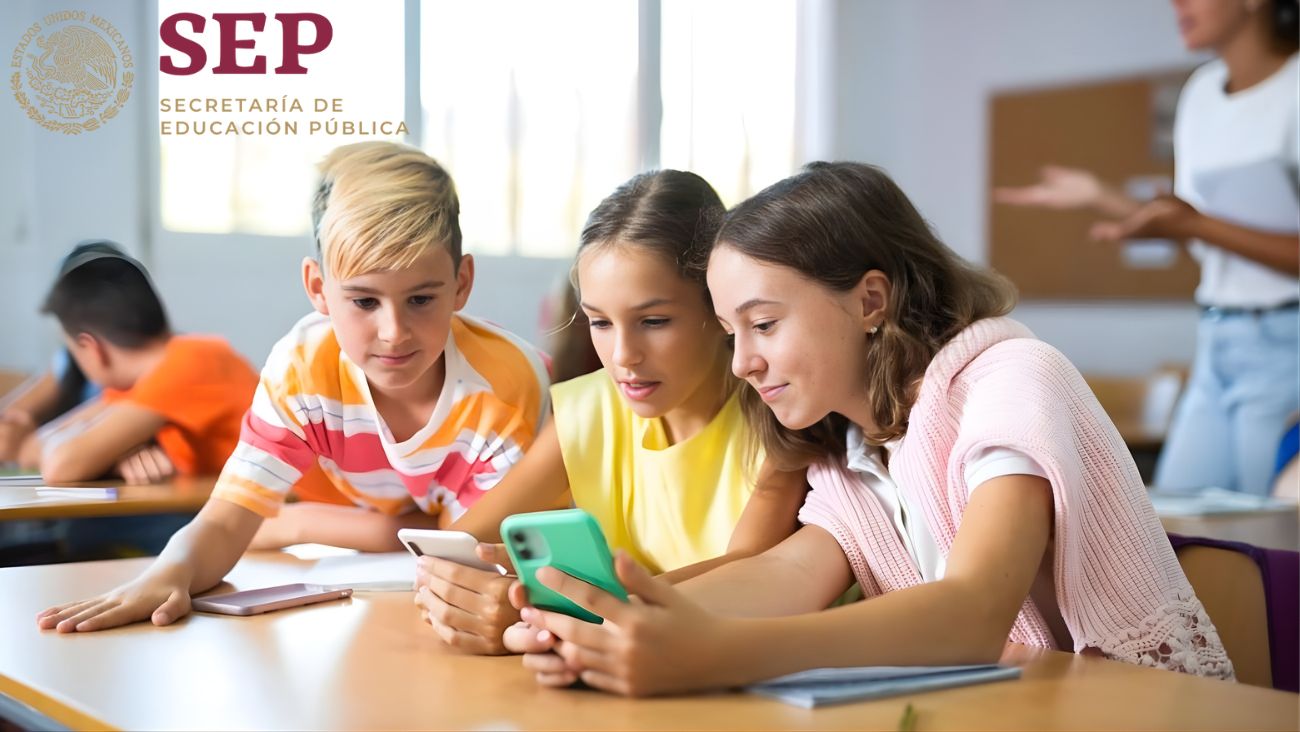 ¡Para que pongan atención! Limitan uso de celulares en escuelas en estos estados