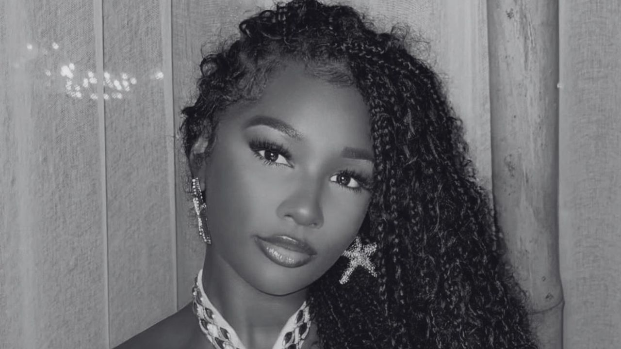 Misteriosa muerte de famosa influencer sacude al internet; se acababa de comprometer