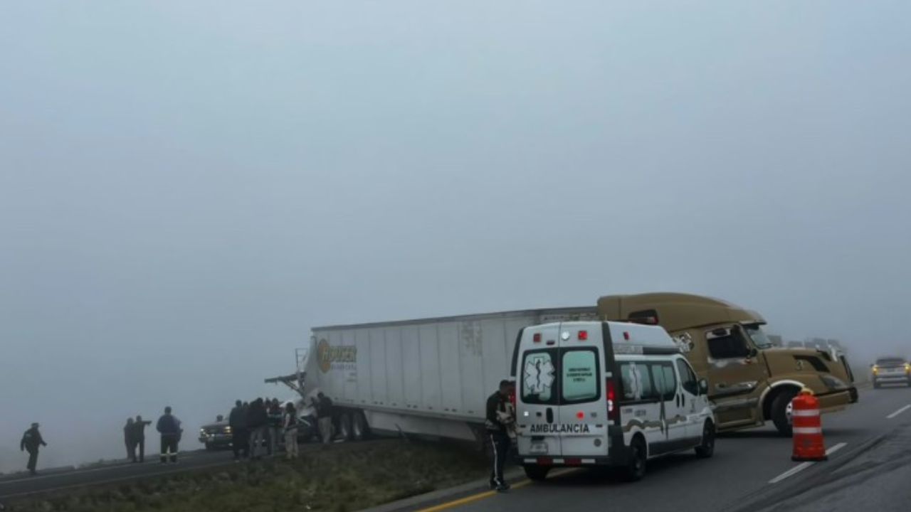 VIDEO: Neblina y accidentes paralizan la autopista Amozoc-Perote hoy; reportan carambola