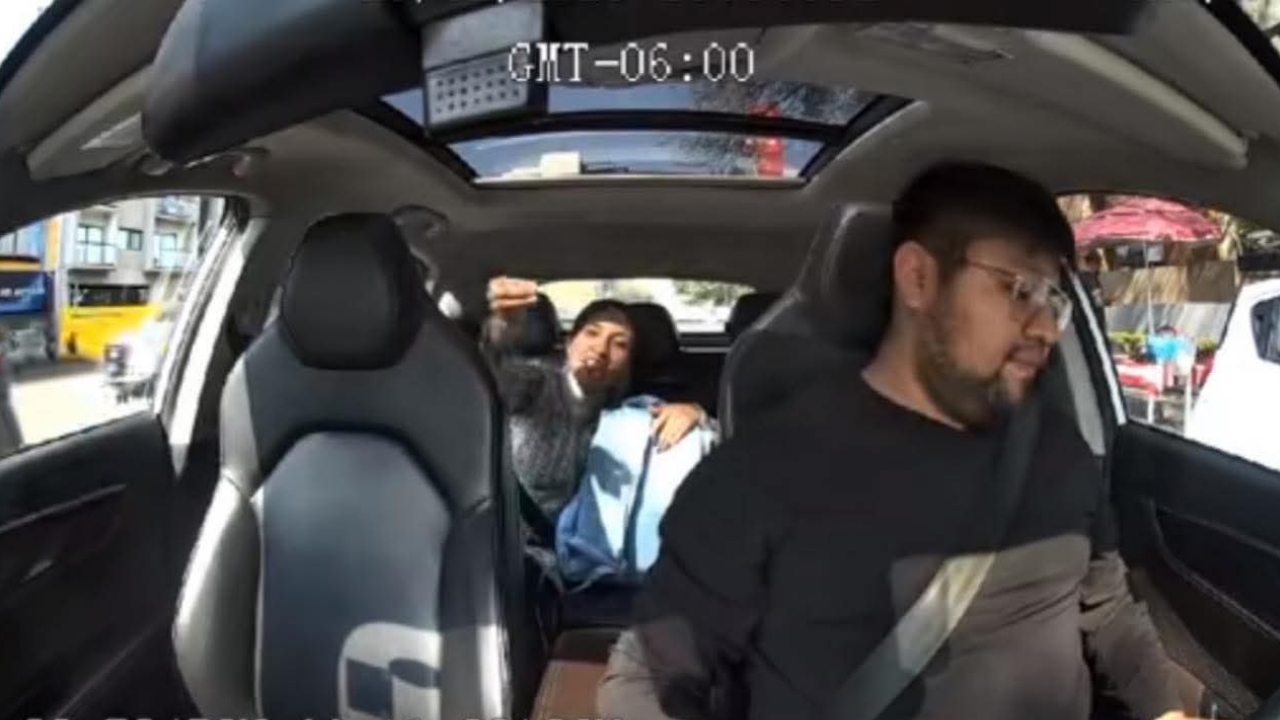 VIDEO: Mujer amenaza a conductor de UBER en CDMX; lo acusa de acosarla