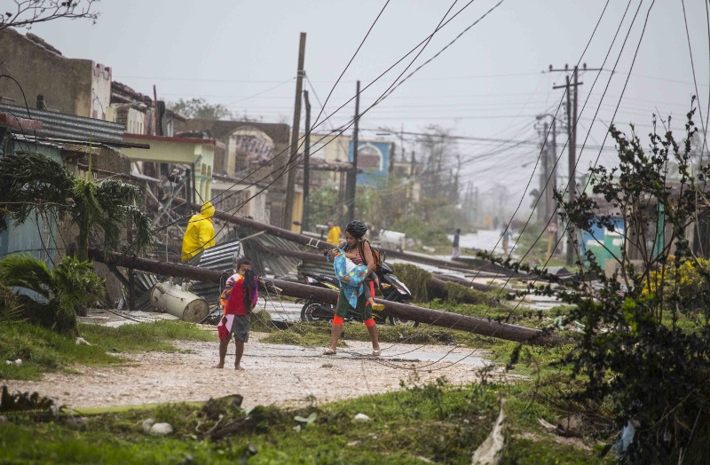 Deja huracán “Irma” diez muertos a su paso por Cuba
