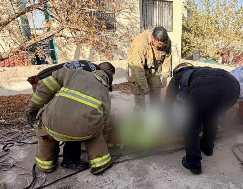 Persona cae de un segundo piso en Jardines de Santa Clara de Ciudad Juárez