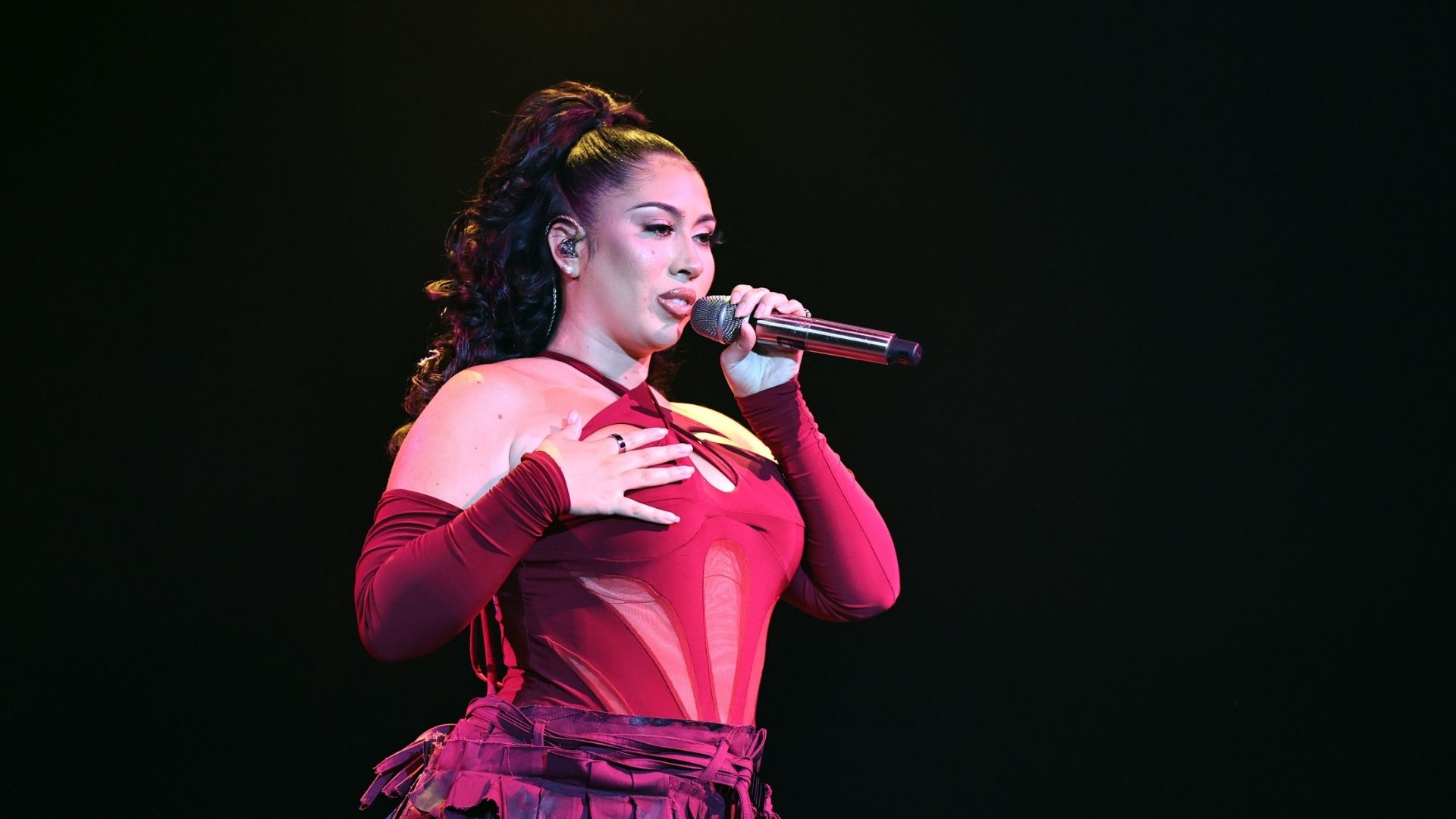 Kali Uchis llega a México mañana y el país está en otra cosa: el contraste que se volvió viral