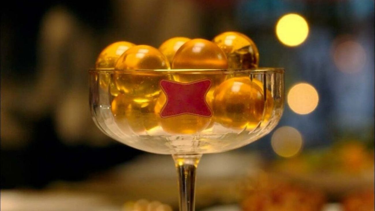 Crean esferas comestibles hechas con cerveza para cambiar el ritual del brindis en Año Nuevo con uvas