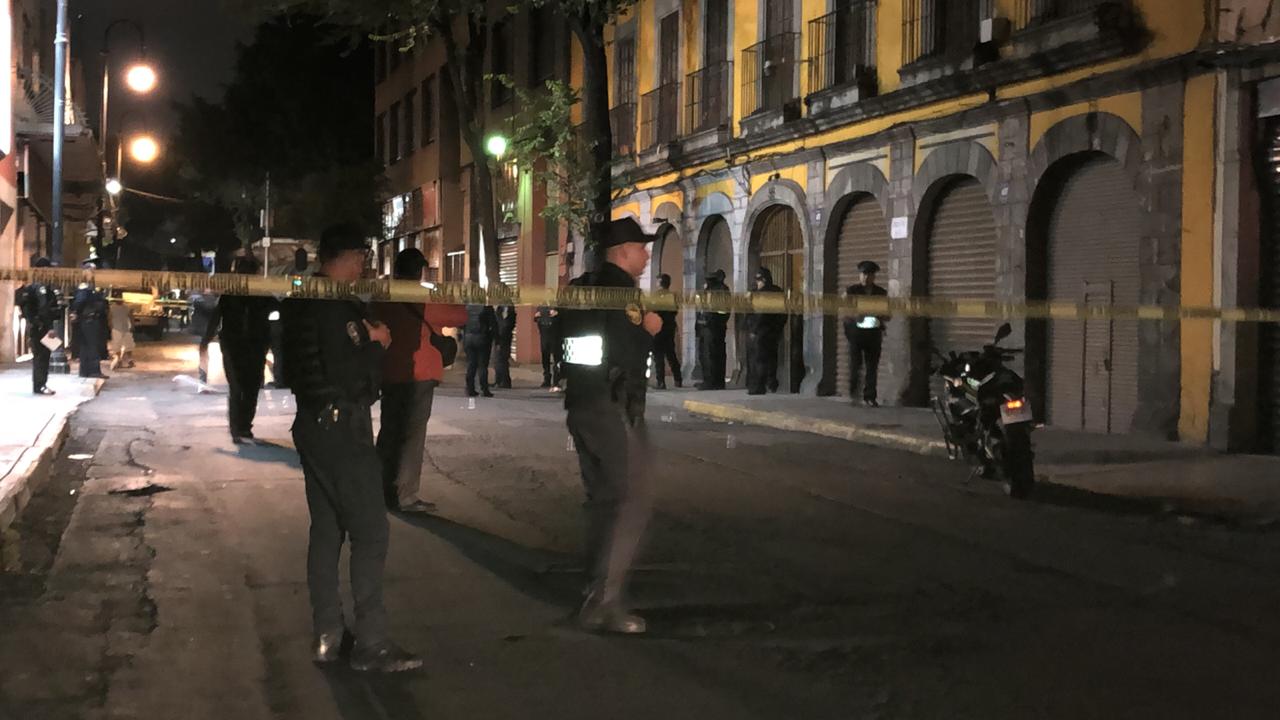 Balean a un hombre en calles del Centro Histórico en CDMX