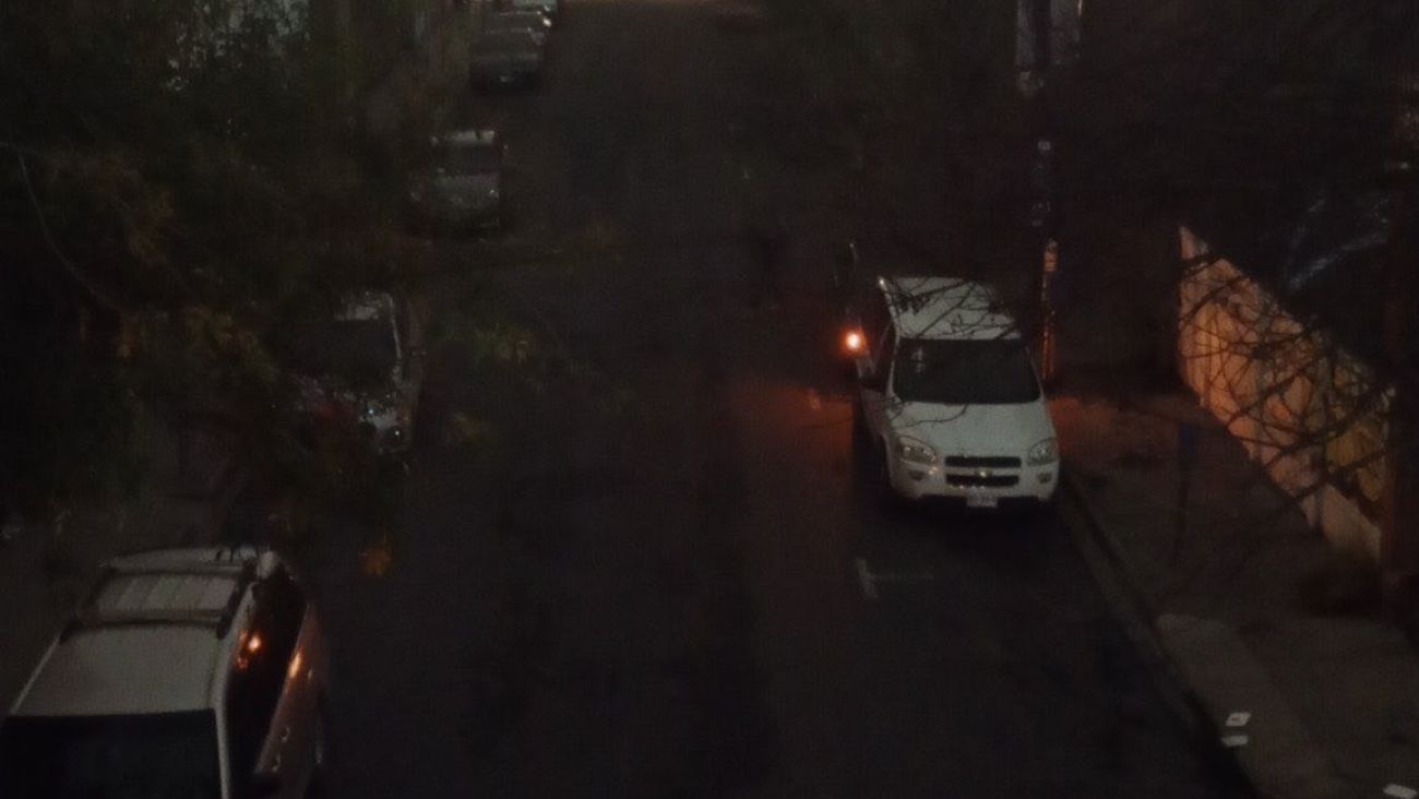 Apagón paraliza el centro de Monterrey y genera caos vial hoy 16 de diciembre por semáforos fuera de servicio