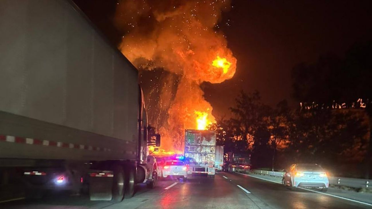 VIDEO: Explota pipa de gas en la autopista México - Querétaro; hay cierre vial con dirección a CDMX