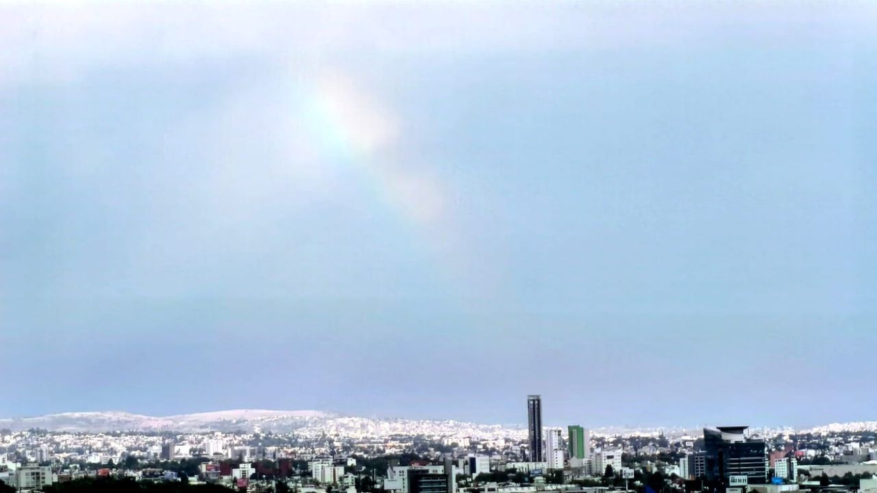 FOTOS: Captan extraño arcoíris en el cielo de la ciudad de Puebla hoy; sorprende con fenómeno inusual