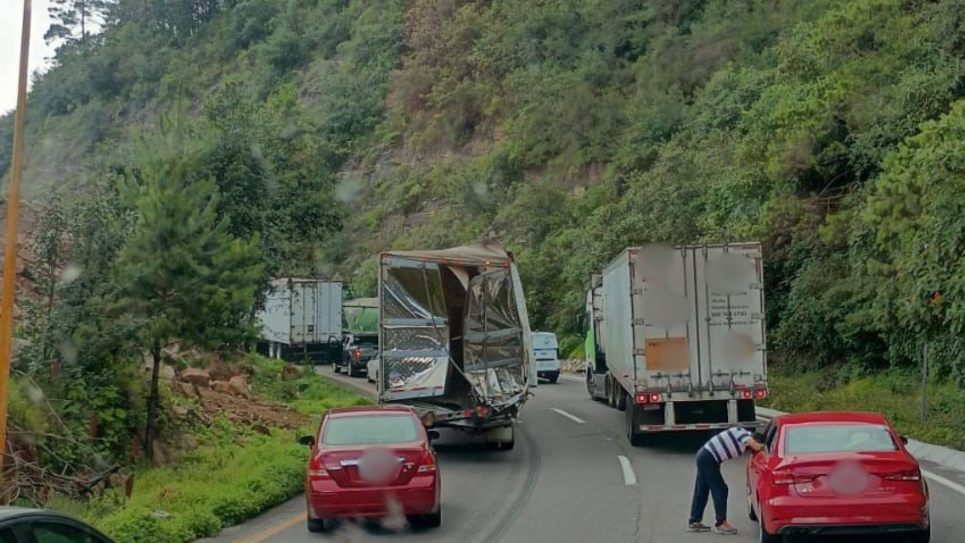 Accidente de tráiler en la autopista Orizaba-Puebla hoy 20 de agosto de ...