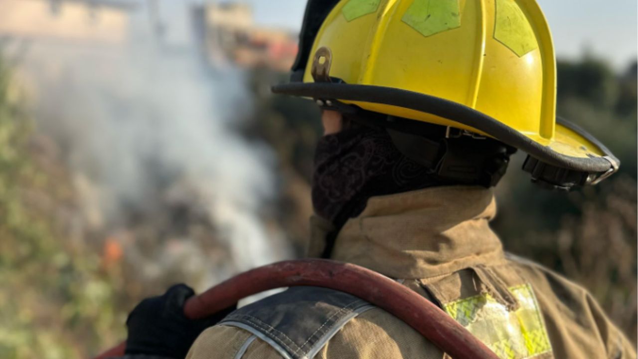 Incendio en La Margarita consume muebles y ropa; una persona fue valorada por autoridades