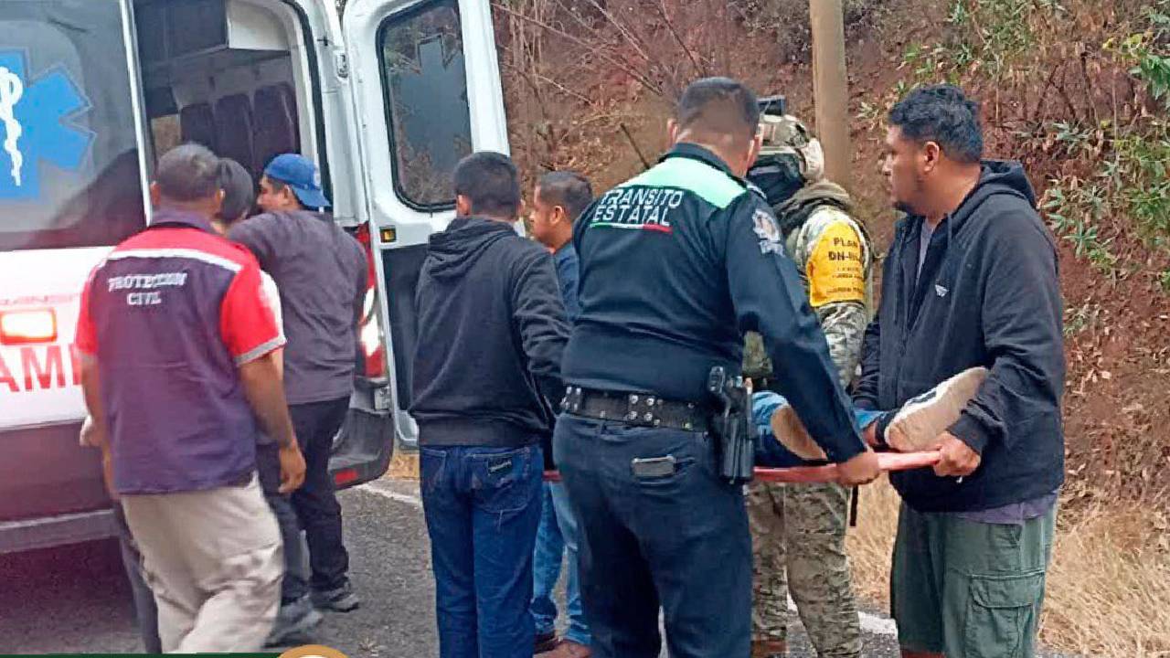 Accidente en carretera Tlapa–Puebla chocan dos autobuses hoy, 26 ...