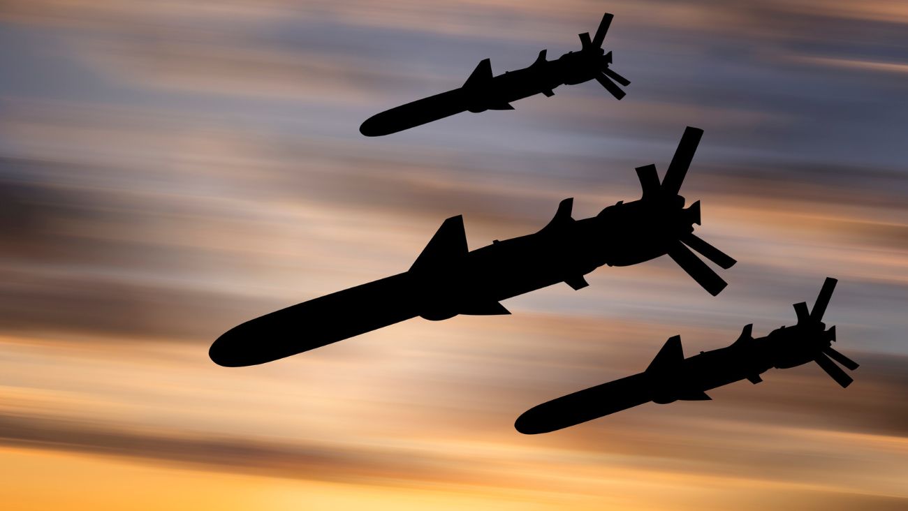 Tras advertencias de Trump, EUA inicia ataque a Irán "las bombas caerán por todas partes"