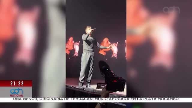 Pepe Aguilar aparece en concierto de Peso Pluma