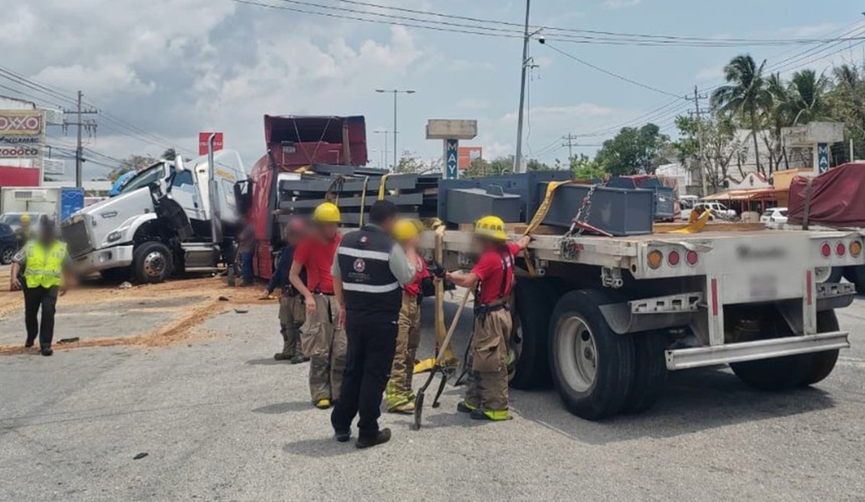 VIDEO FUERTE: Tráileres protagonizan fuerte accidente en carretera de México HOY
