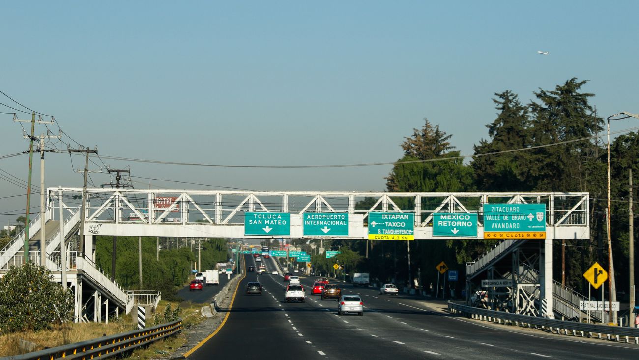 Inicia el año con tráfico; carreteras y autopistas afectadas este 1 de enero