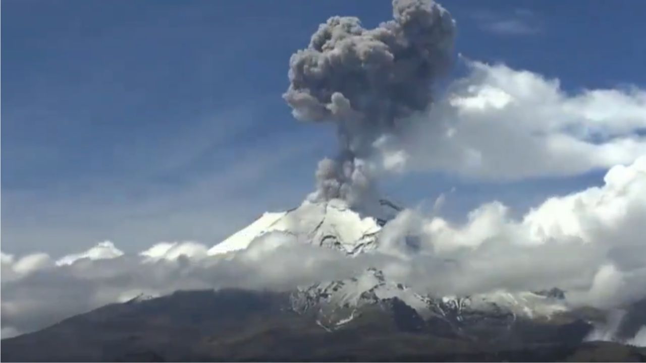 VIDEO: Captan momento exacto de EXPLOSIÓN en el volcán Popocatépetl; monitoreo HOY