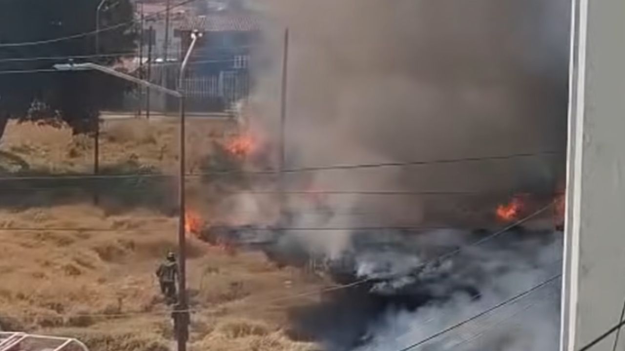 VIDEO: Incendio generó columna de humo en San Jerónimo Caleras, Puebla hoy; alertó a vecinos