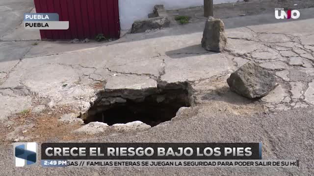 Socavón comienza a formarse en Ignacio Romero Vargas