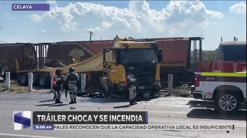 Tráiler queda destrozado tras intentar ganarle el paso al tren en Celaya