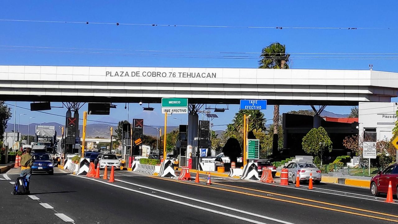 VIDEO: Se registra CIERRE en la autopista Tehuacán-Oaxaca HOY; se reportan filas KILOMÉTRICAS en esta caseta