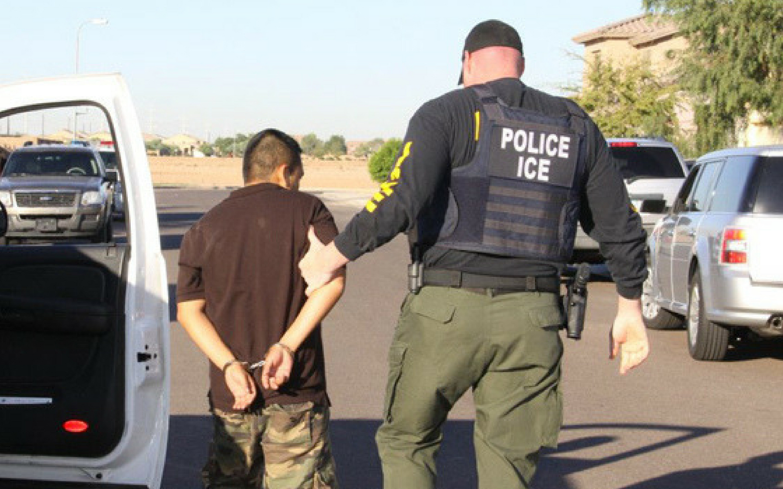 Decisión histórica impide que ICE detenga inmigrantes en cortes de California: esto debes saber