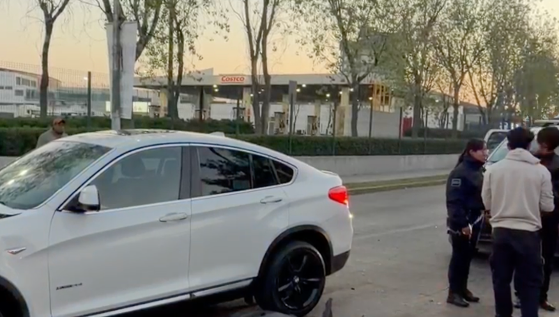 VIDEO FUERTE: Aparatoso accidente causa cierre del Bulevar del Niño Poblano hoy viernes; así quedaron los autos
