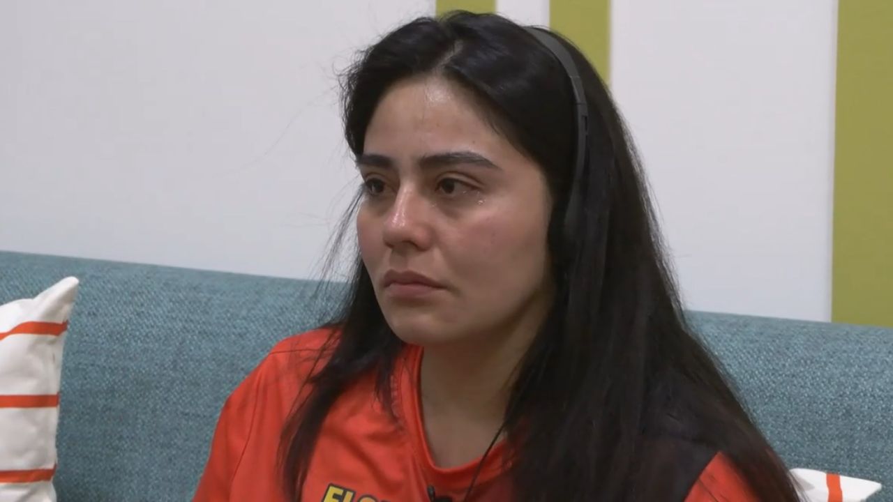 Flor cuenta porque siente culpa por la muerte de su mamá