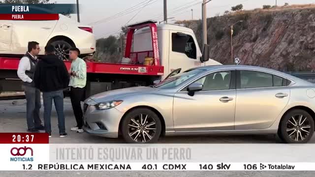 Volcadura de automóvil en Periférico Ecológico
