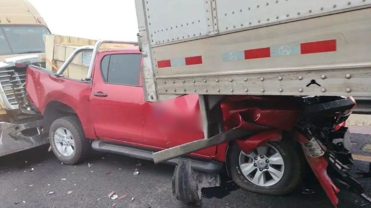 FOTOS: Conductores quedaron prensados tras accidente en la autopista Puebla-Orizaba hoy; hay cierre total y caos vial
