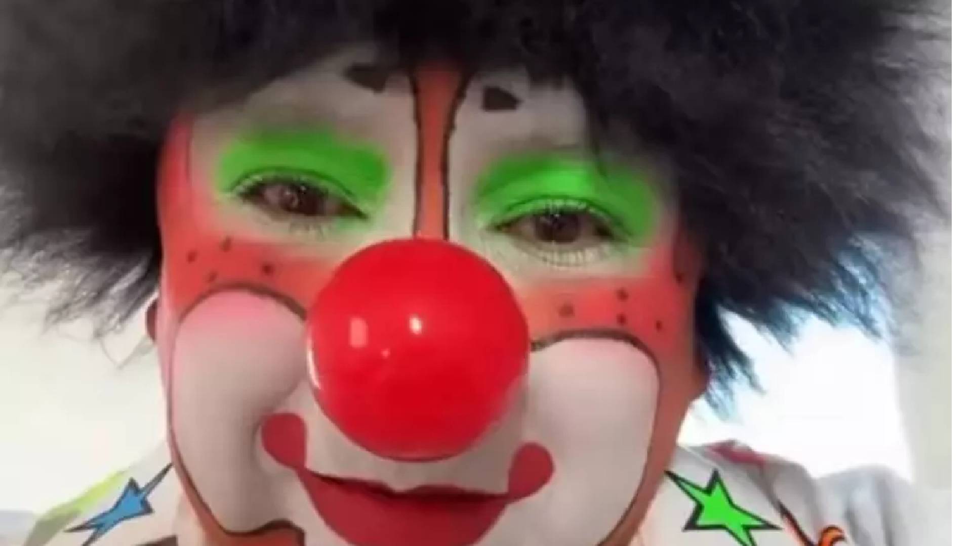 ¿Qué le pasó al payaso 'Chuponcito'? El comediante reaparece en redes y ...