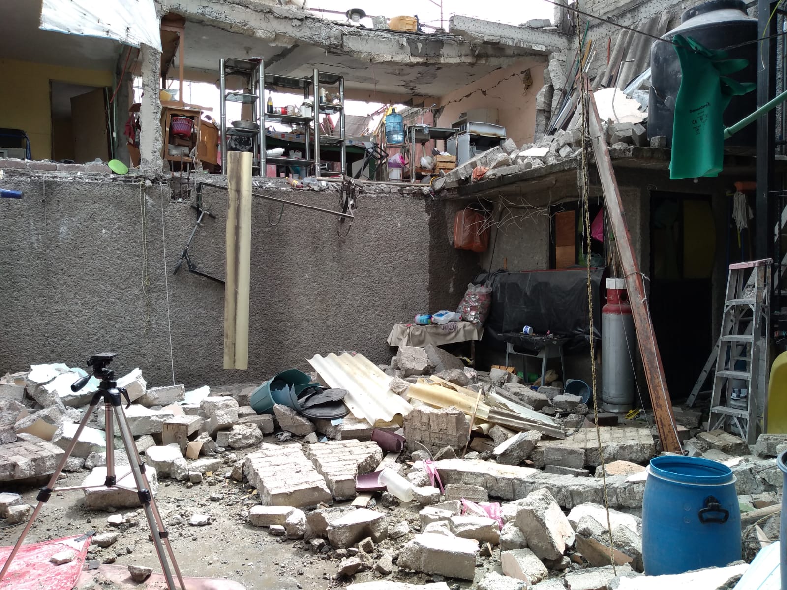 Explosión por acumulación de gas en Tláhuac daña varias casas - Vimarsana News